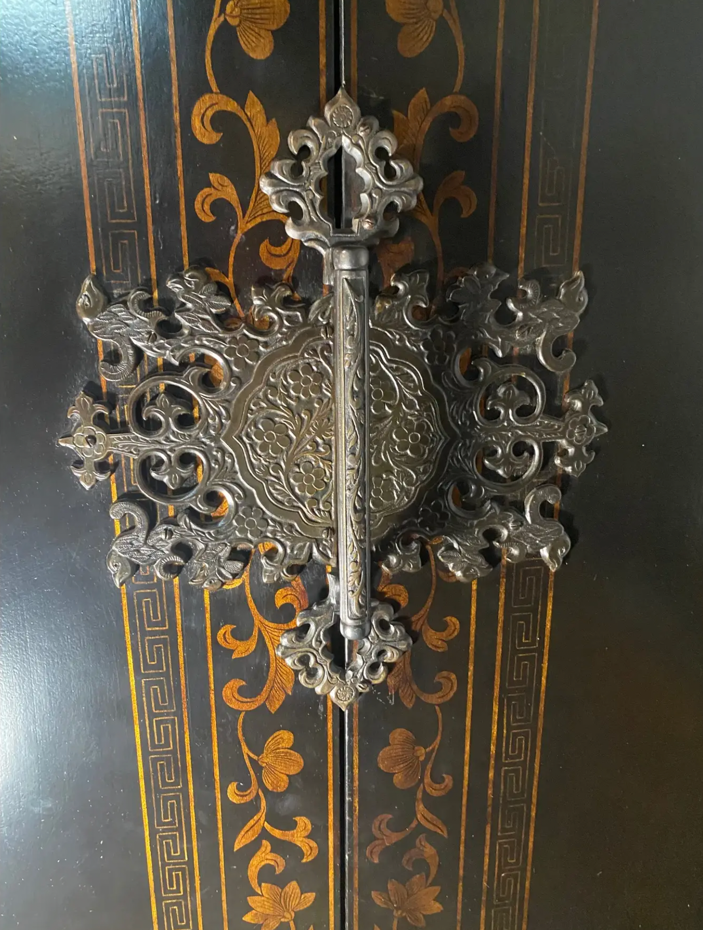 Tete De Négre Chinoiserie Cabinet