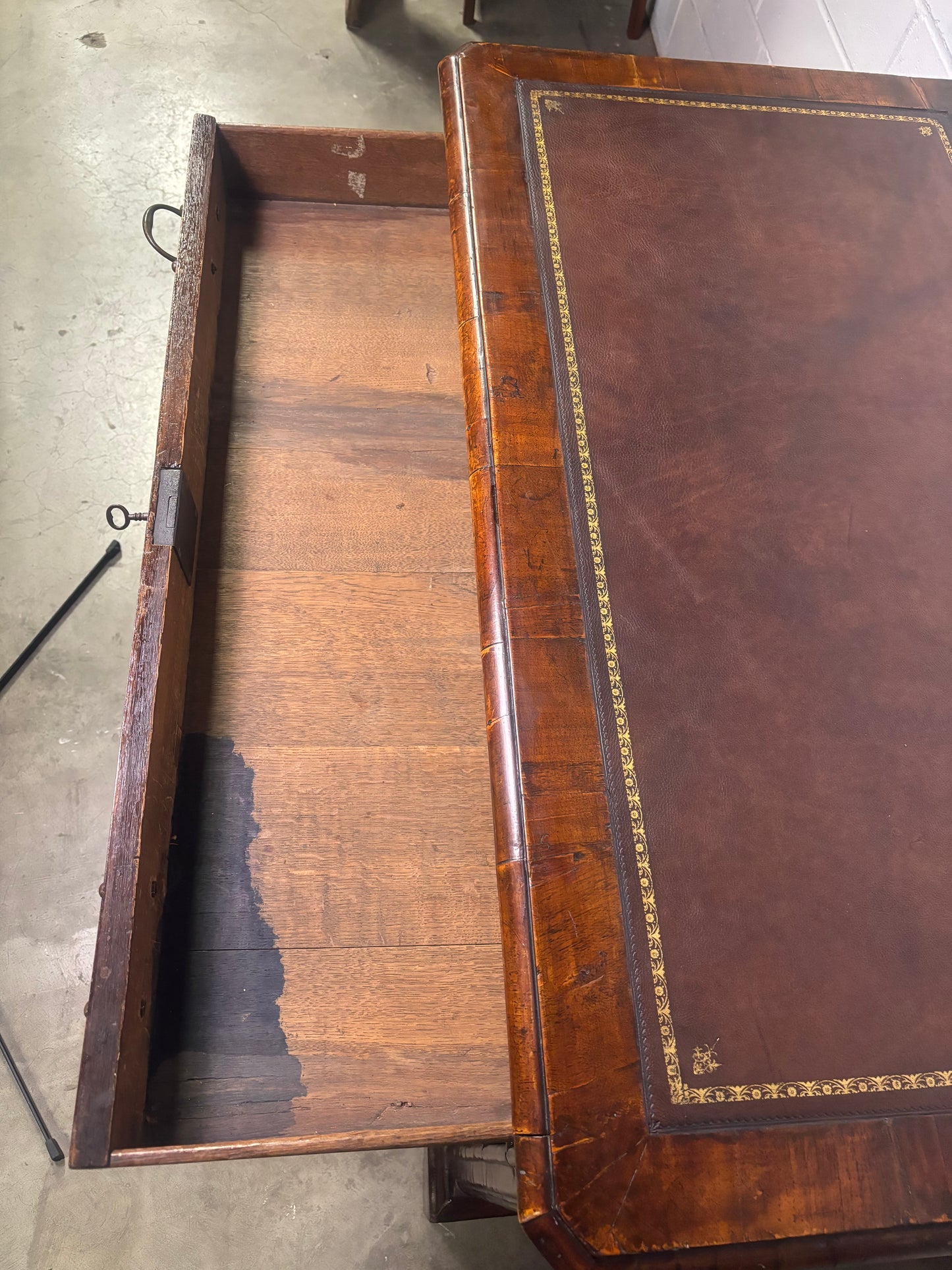 Lady's Dressing Table Kneehole Desk
