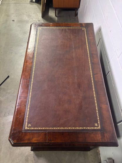 Lady's Dressing Table Kneehole Desk