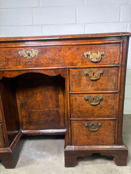 Lady's Dressing Table Kneehole Desk